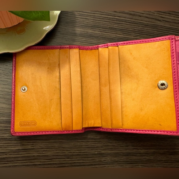 Pre loved. Coach Signature Collection Bi-Fold Compact Wallet pink - Picture 13 of 16